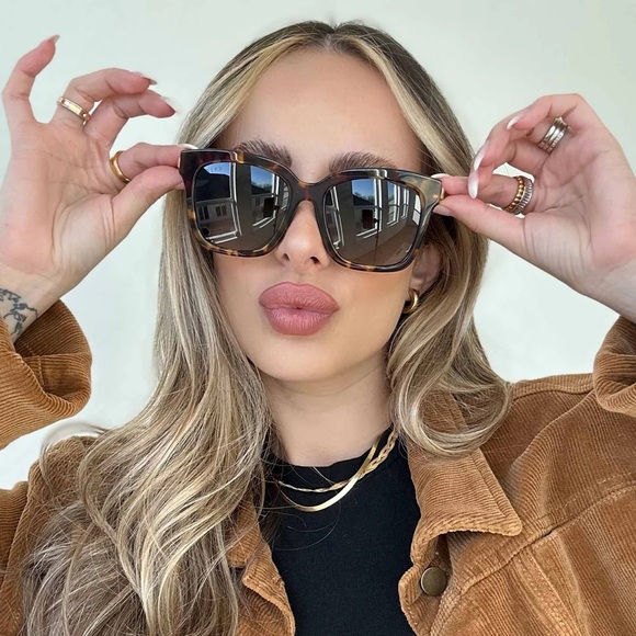 DIFF Eyewear HAILEY Sunnies main image 9